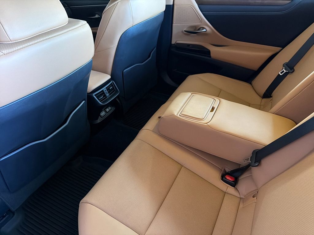 Thumbnail: 2024 Lexus ES - 11