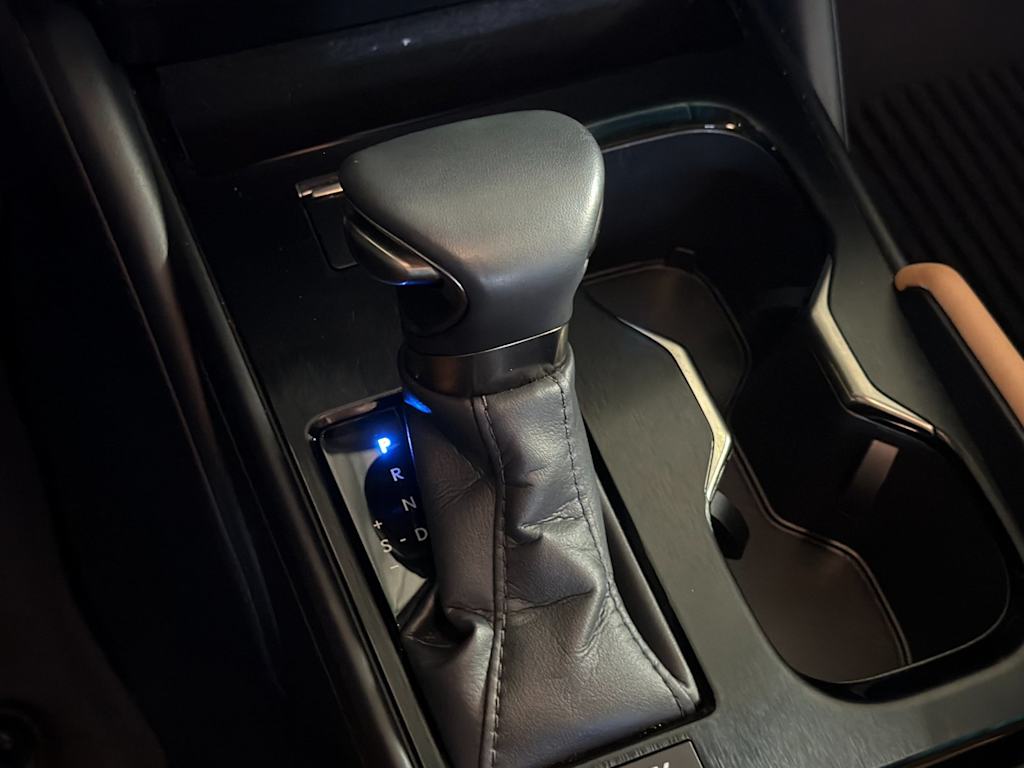 Thumbnail: 2024 Lexus ES - 14
