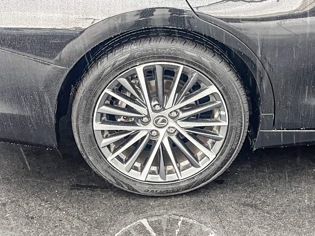 Thumbnail: 2022 Lexus ES - 20