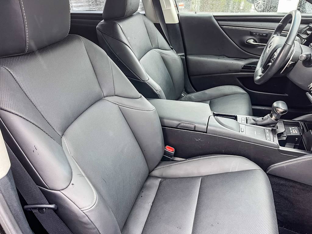 Thumbnail: 2022 Lexus ES - 9