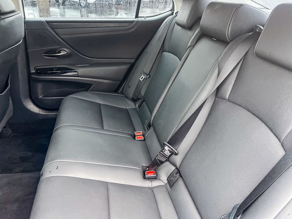 Thumbnail: 2022 Lexus ES - 11