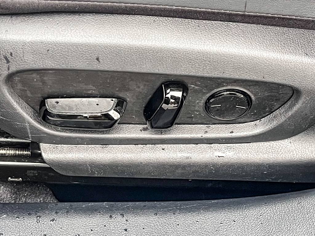 Thumbnail: 2022 Lexus ES - 24