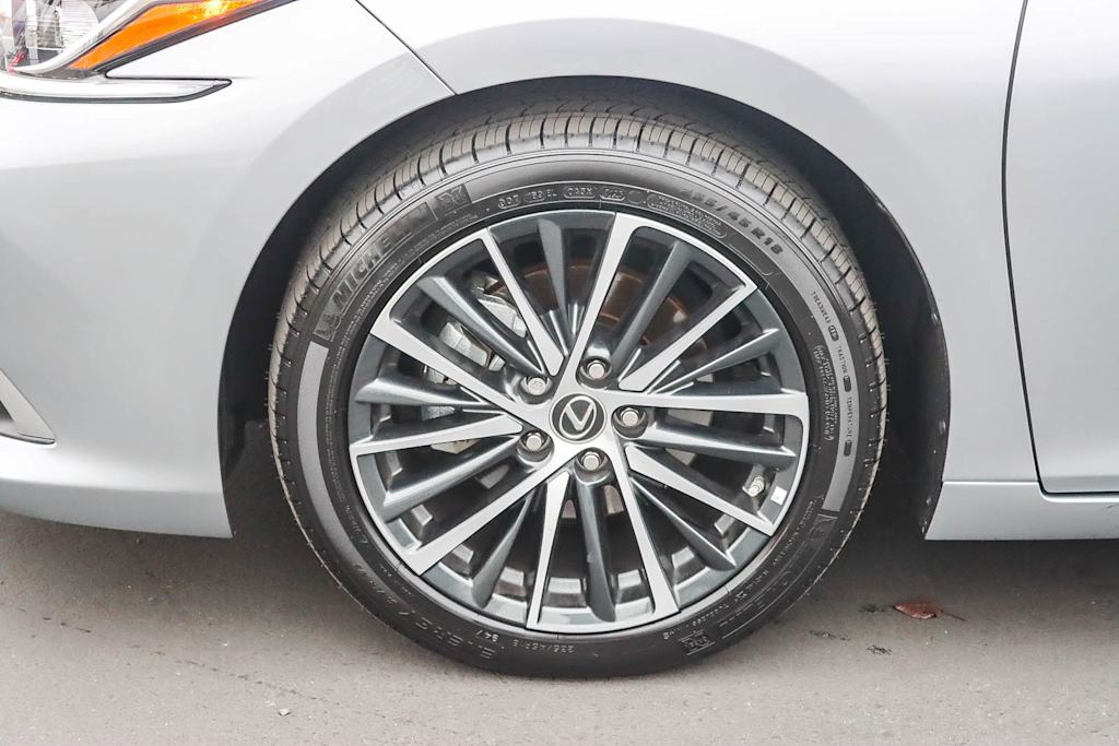 Thumbnail: 2025 Lexus ES - 7