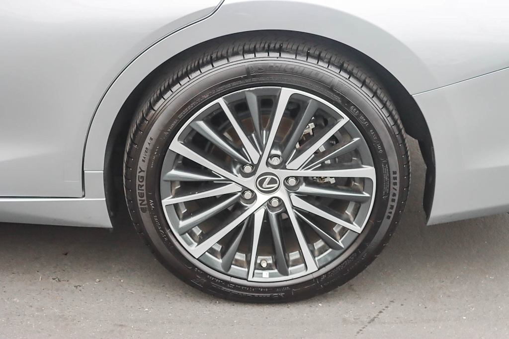 Thumbnail: 2025 Lexus ES - 22