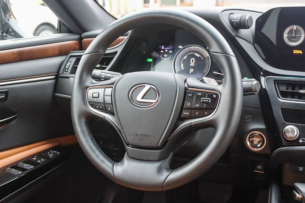 Thumbnail: 2025 Lexus ES - 9