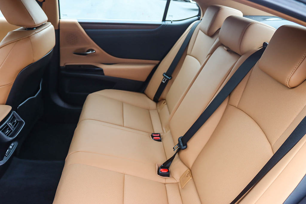 Thumbnail: 2025 Lexus ES - 12