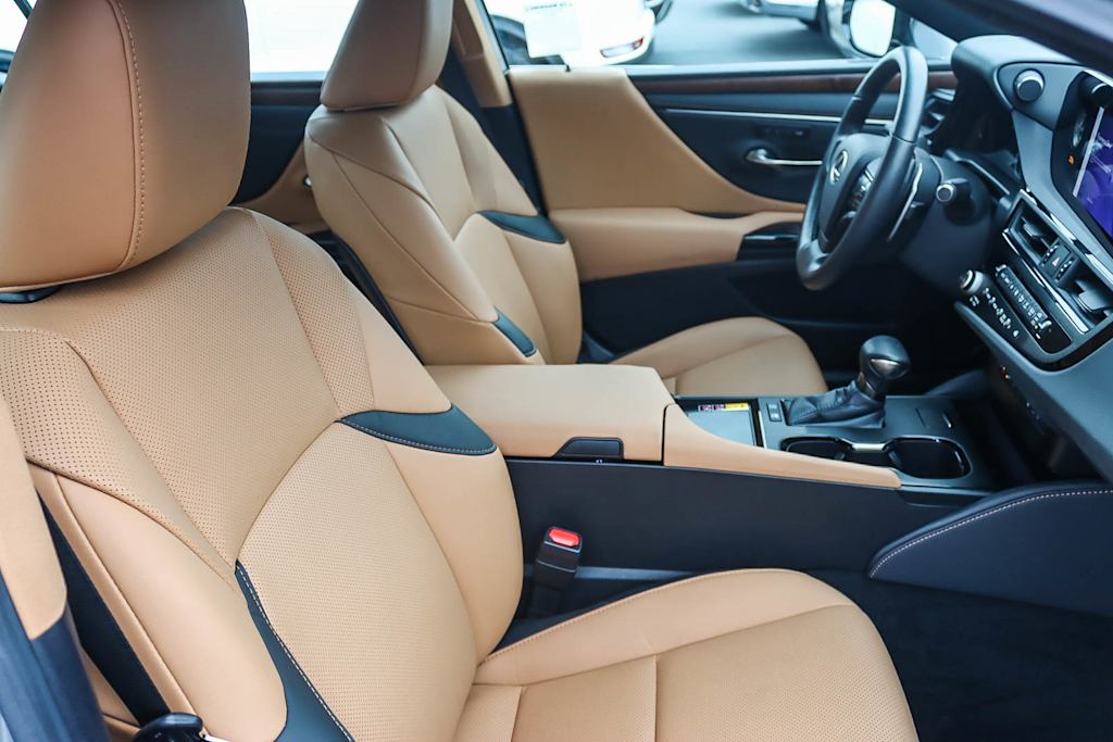 Thumbnail: 2025 Lexus ES - 10