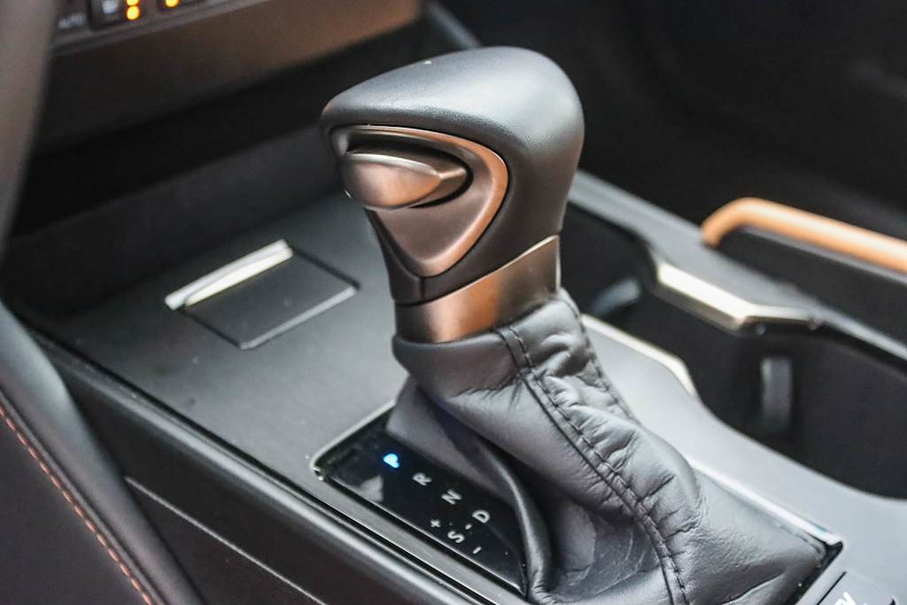 Thumbnail: 2025 Lexus ES - 14