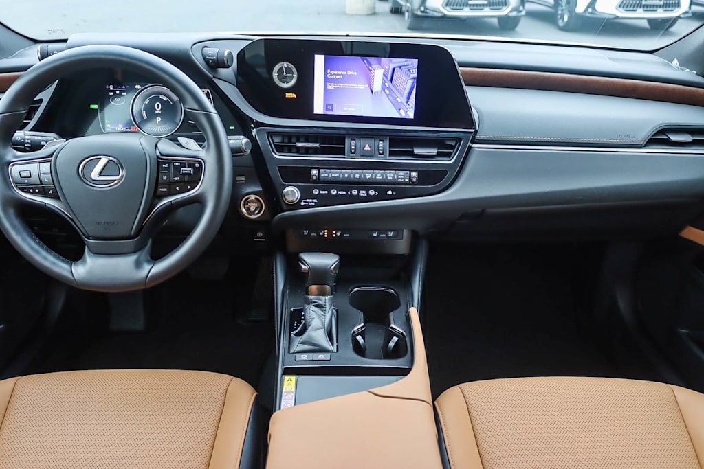 Thumbnail: 2025 Lexus ES - 2