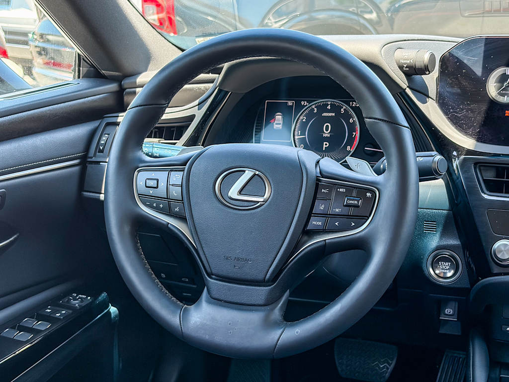 Thumbnail: 2022 Lexus ES - 8