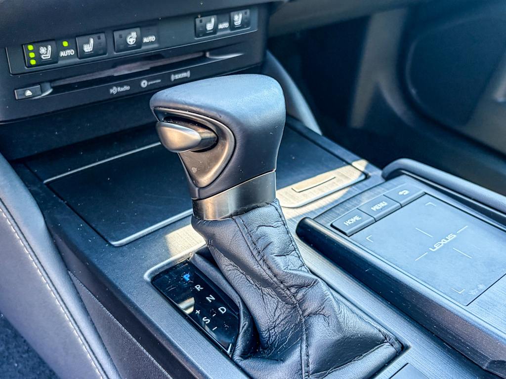 Thumbnail: 2022 Lexus ES - 13