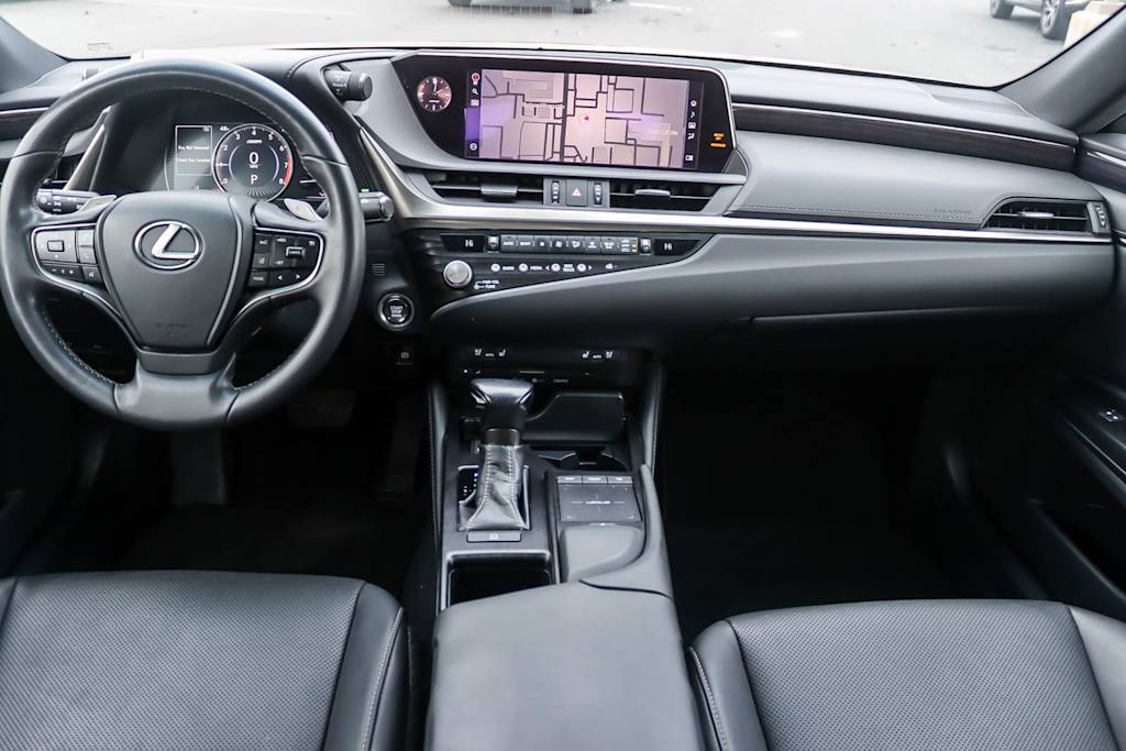 Thumbnail: 2021 Lexus ES - 2