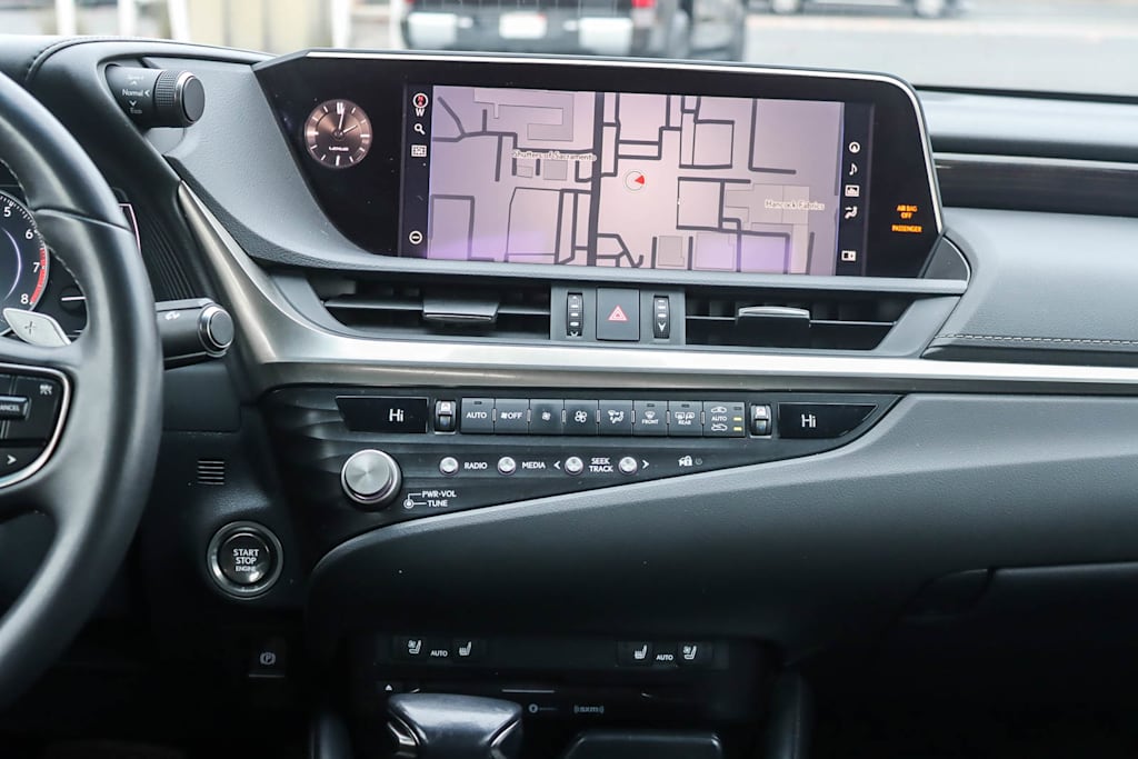 Thumbnail: 2021 Lexus ES - 12