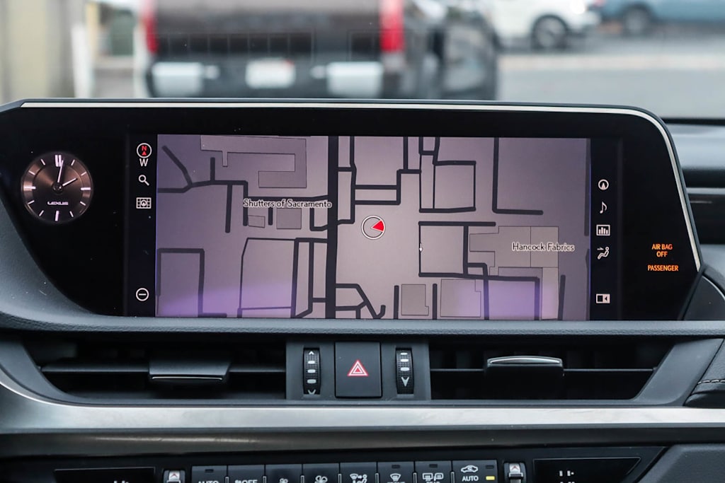 Thumbnail: 2021 Lexus ES - 22