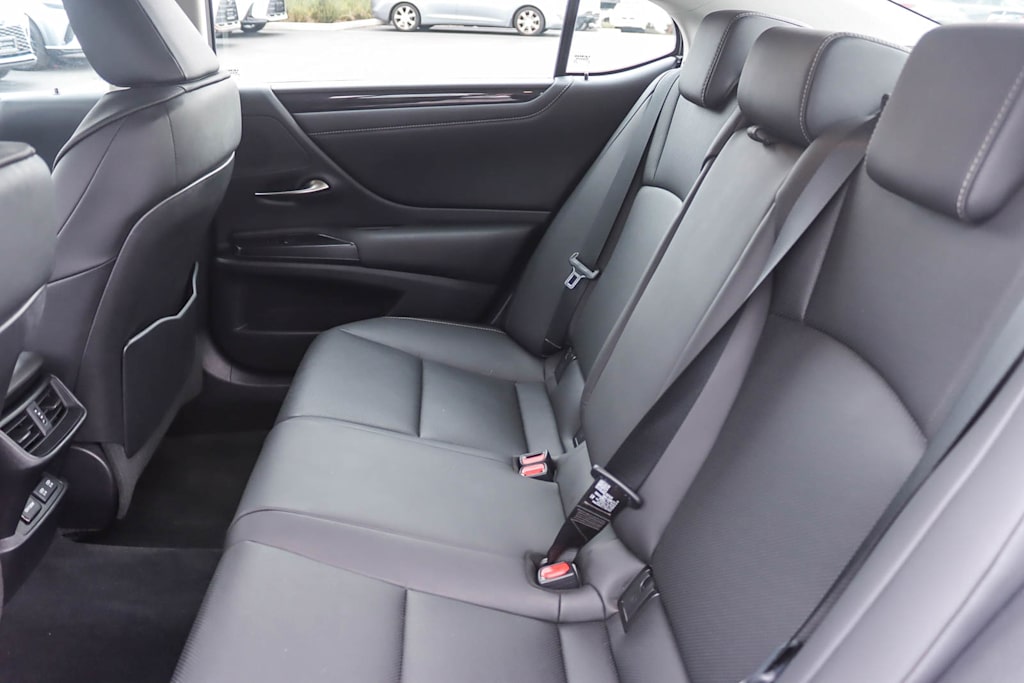 Thumbnail: 2021 Lexus ES - 11