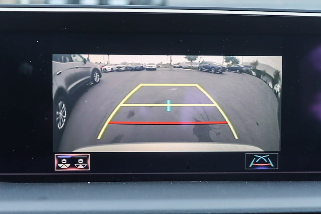 Thumbnail: 2021 Lexus ES - 26