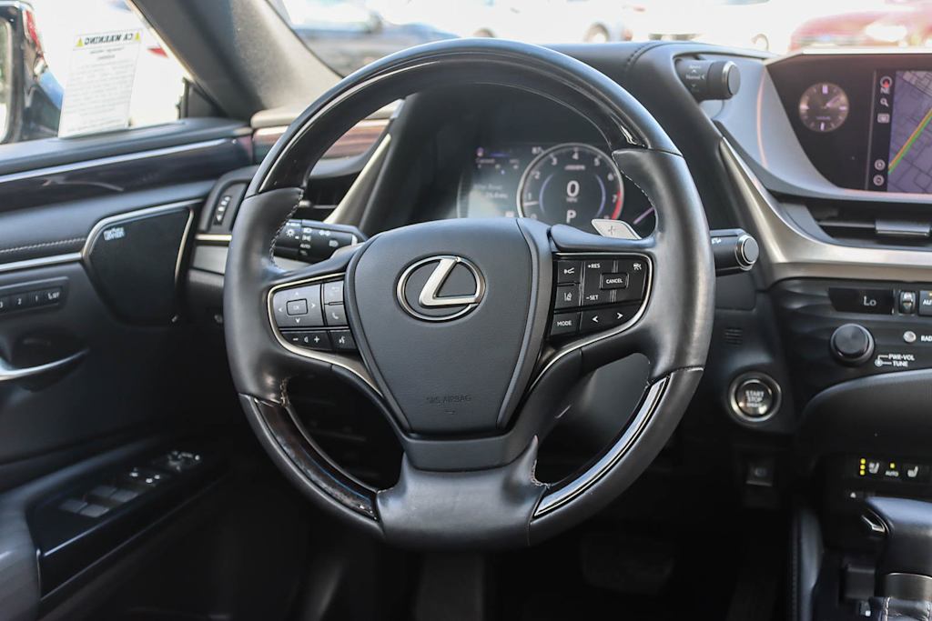 Thumbnail: 2020 Lexus ES - 9