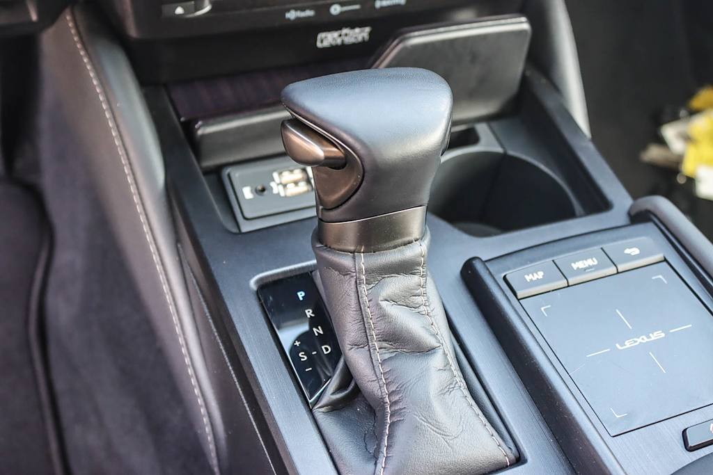 Thumbnail: 2020 Lexus ES - 14