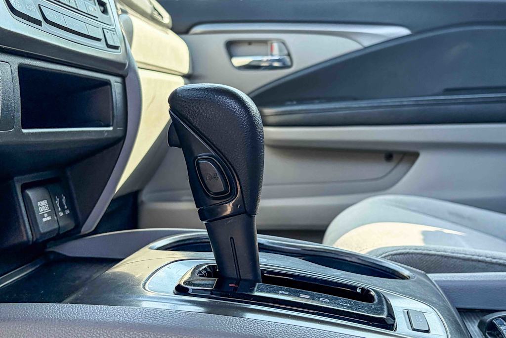 Thumbnail: 2016 Honda Pilot - 25