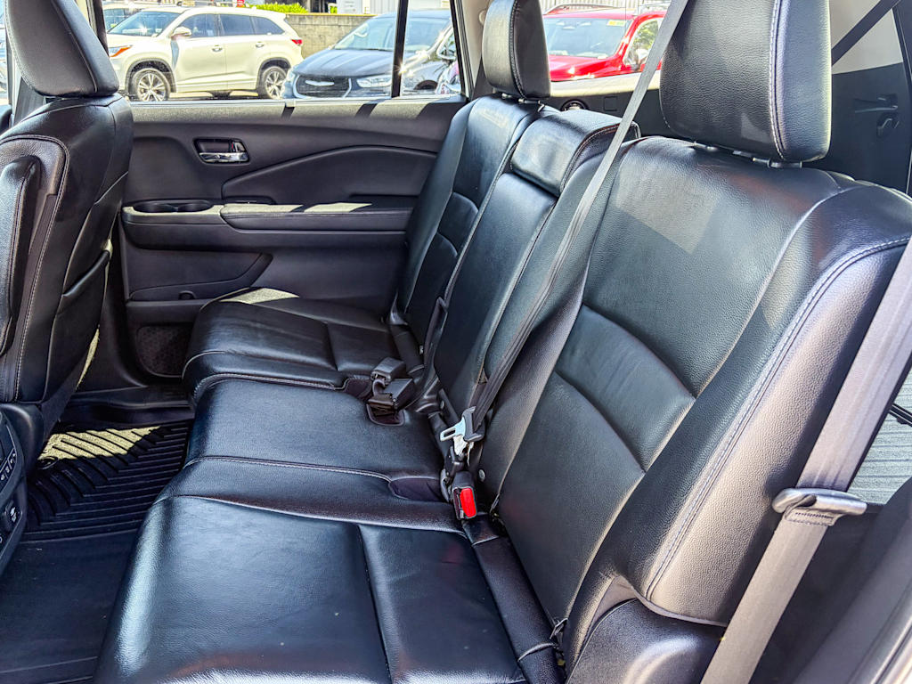 Thumbnail: 2018 Honda Pilot - 11