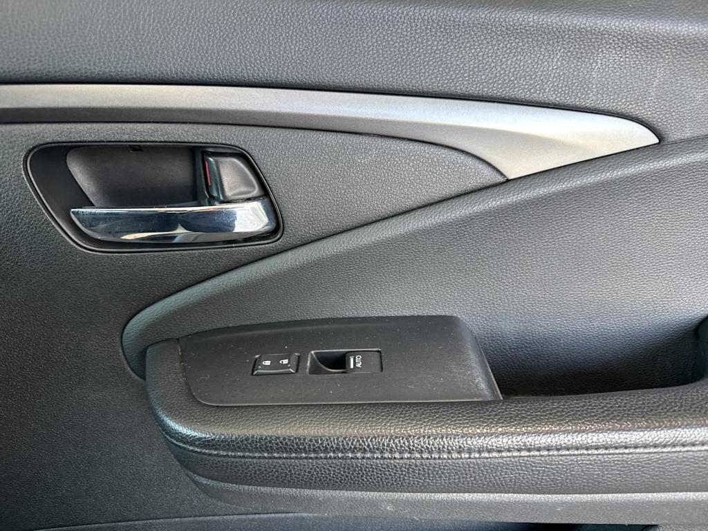 Thumbnail: 2019 Honda Pilot - 26