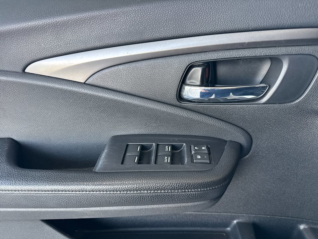 Thumbnail: 2019 Honda Pilot - 22