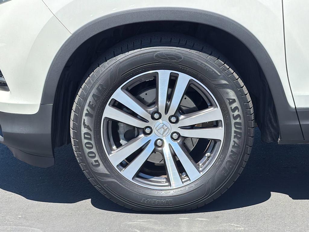 Thumbnail: 2017 Honda Pilot - 8