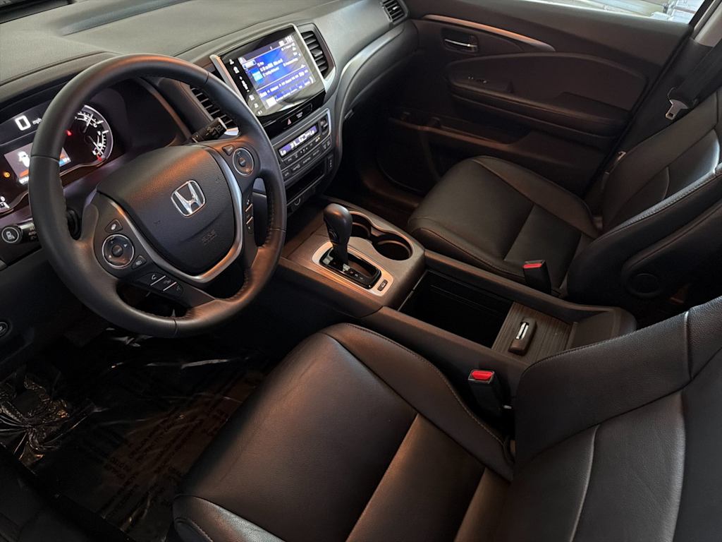 Thumbnail: 2017 Honda Pilot - 9