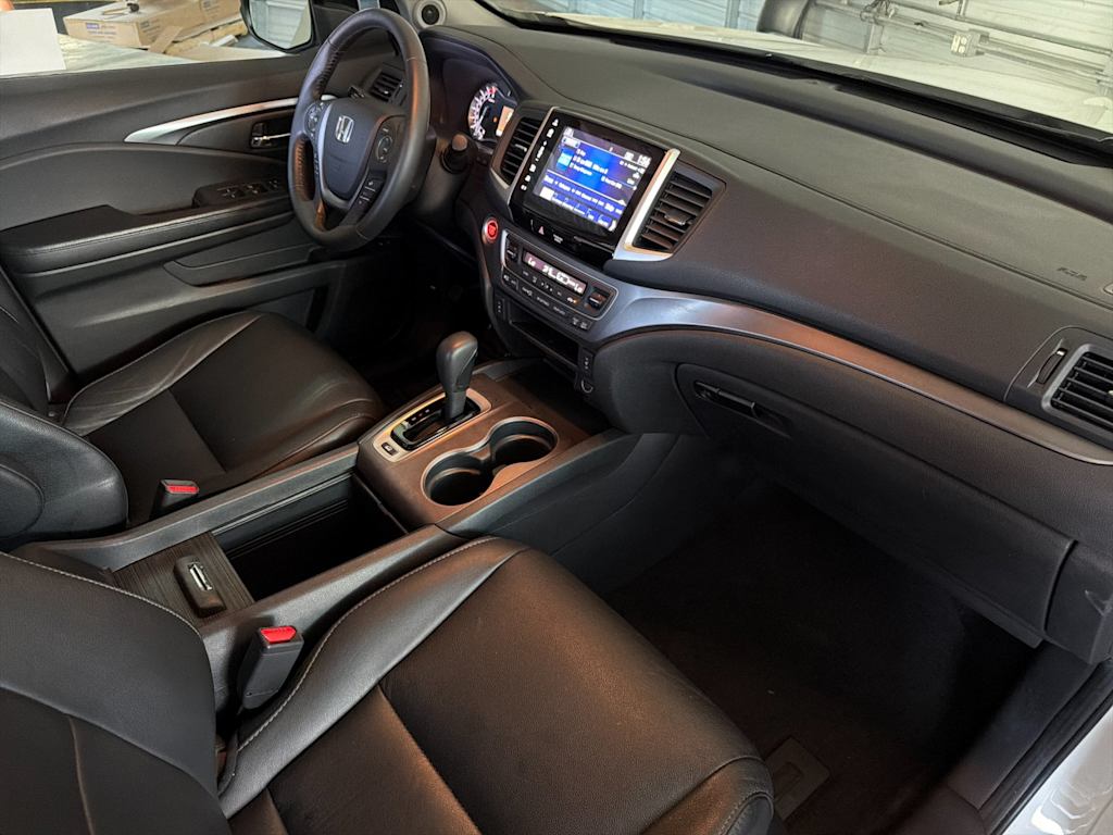 Thumbnail: 2017 Honda Pilot - 12