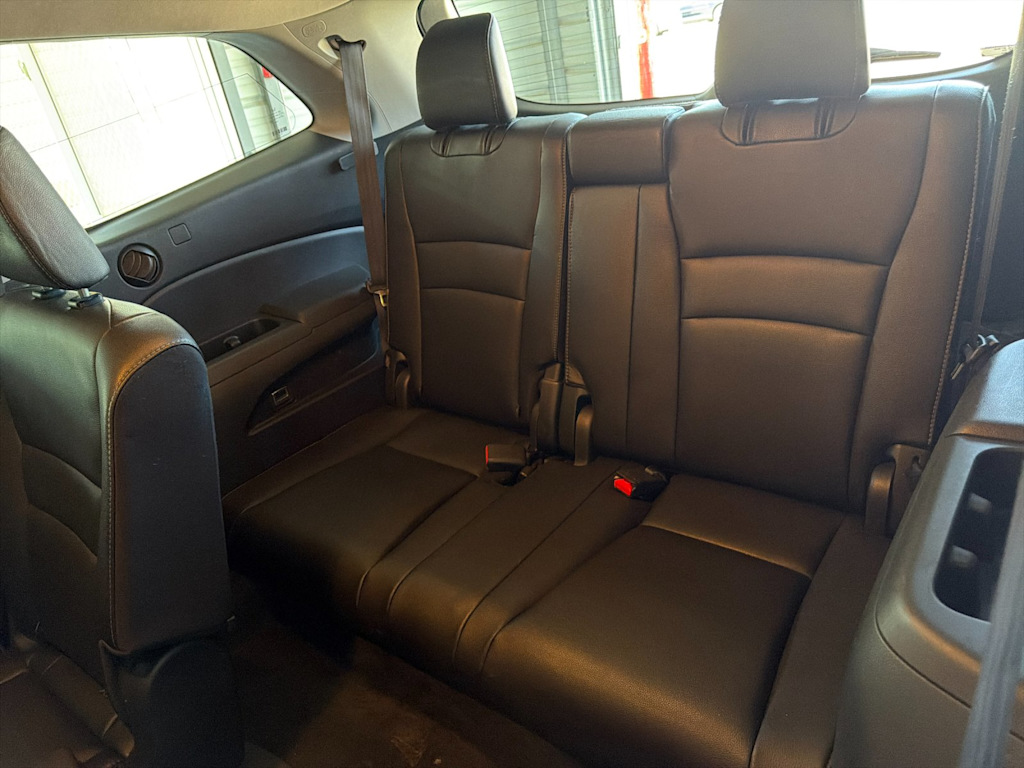 Thumbnail: 2017 Honda Pilot - 23