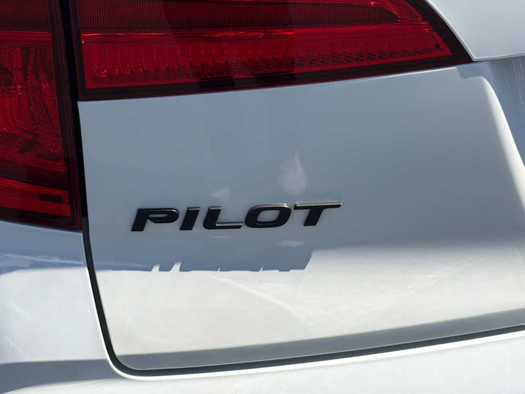 Thumbnail: 2017 Honda Pilot - 7