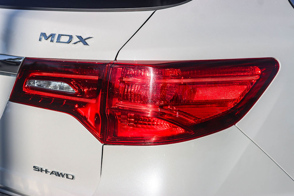 Thumbnail: 2020 Acura MDX - 20