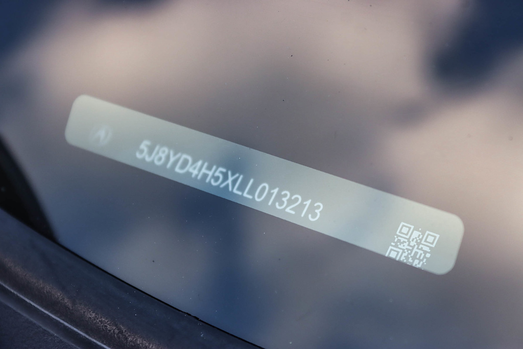 Thumbnail: 2020 Acura MDX - 16