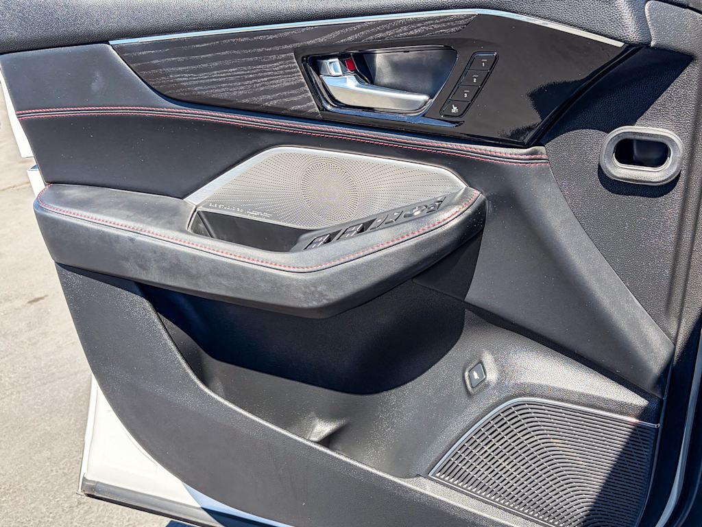 Thumbnail: 2023 Acura MDX - 23