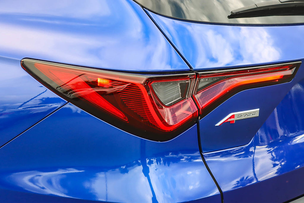 Thumbnail: 2023 Acura MDX - 19