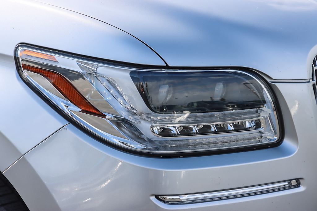 Thumbnail: 2019 Lincoln Navigator - 18