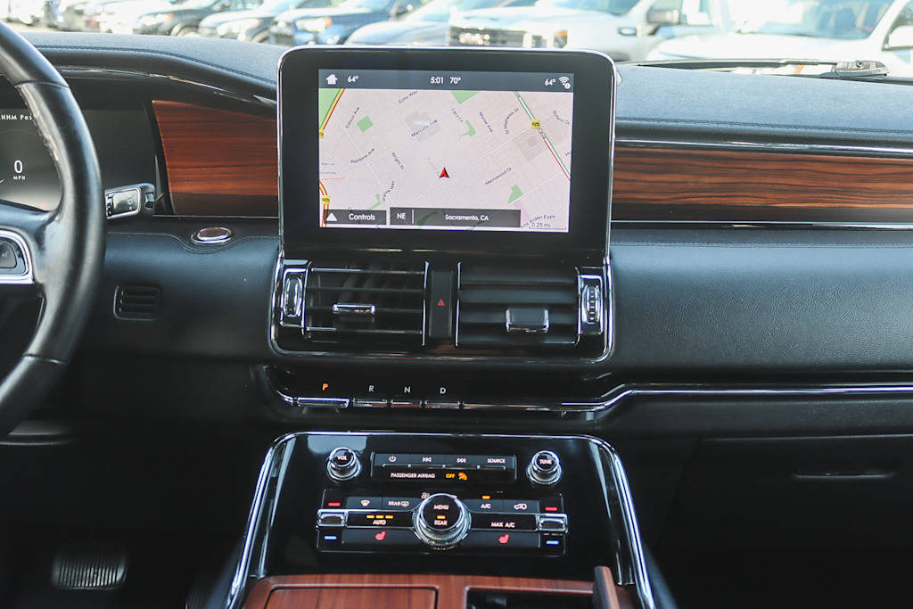 Thumbnail: 2019 Lincoln Navigator - 12