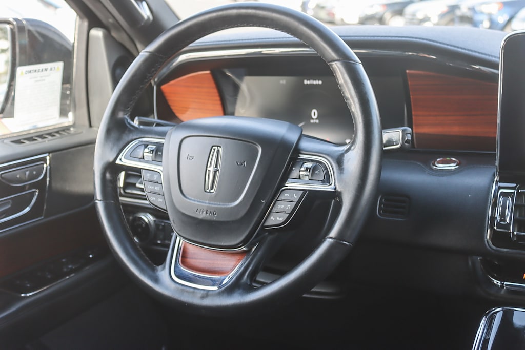 Thumbnail: 2019 Lincoln Navigator - 8