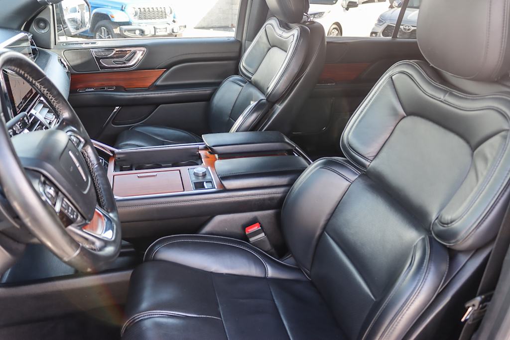 Thumbnail: 2019 Lincoln Navigator - 10