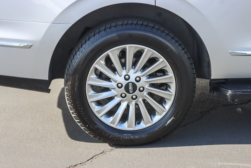 Thumbnail: 2019 Lincoln Navigator - 20