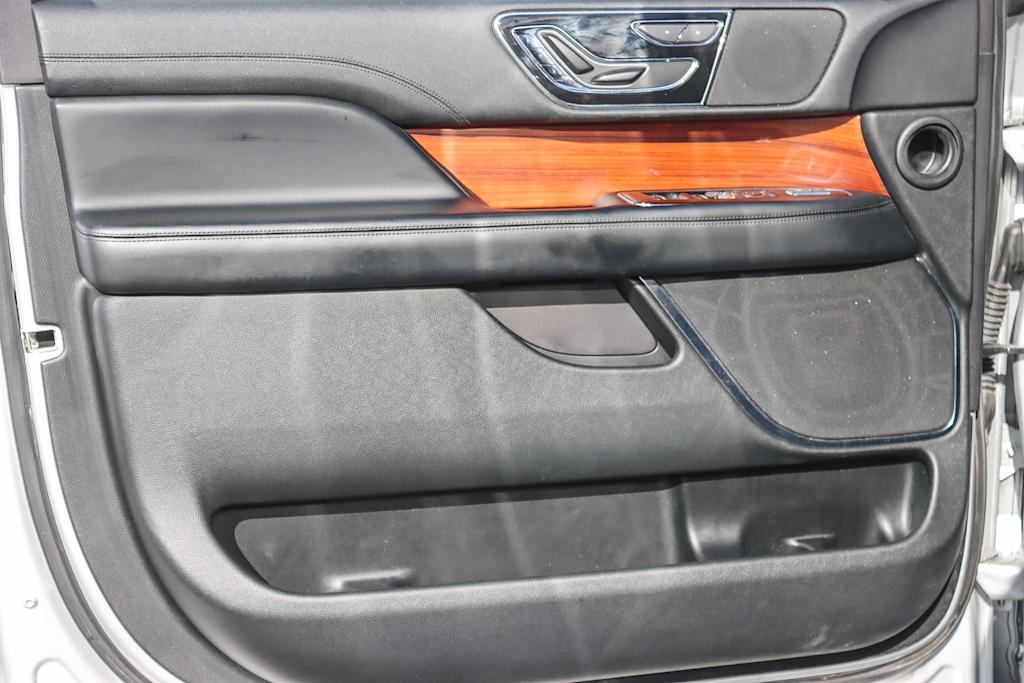 Thumbnail: 2019 Lincoln Navigator - 24