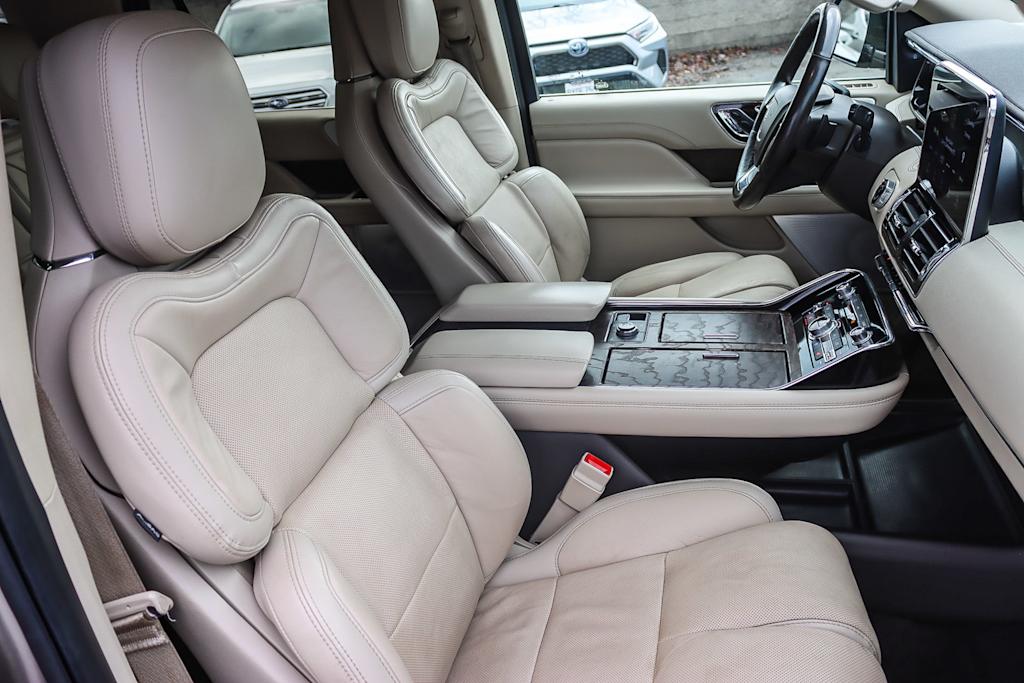 Thumbnail: 2020 Lincoln Navigator L - 9