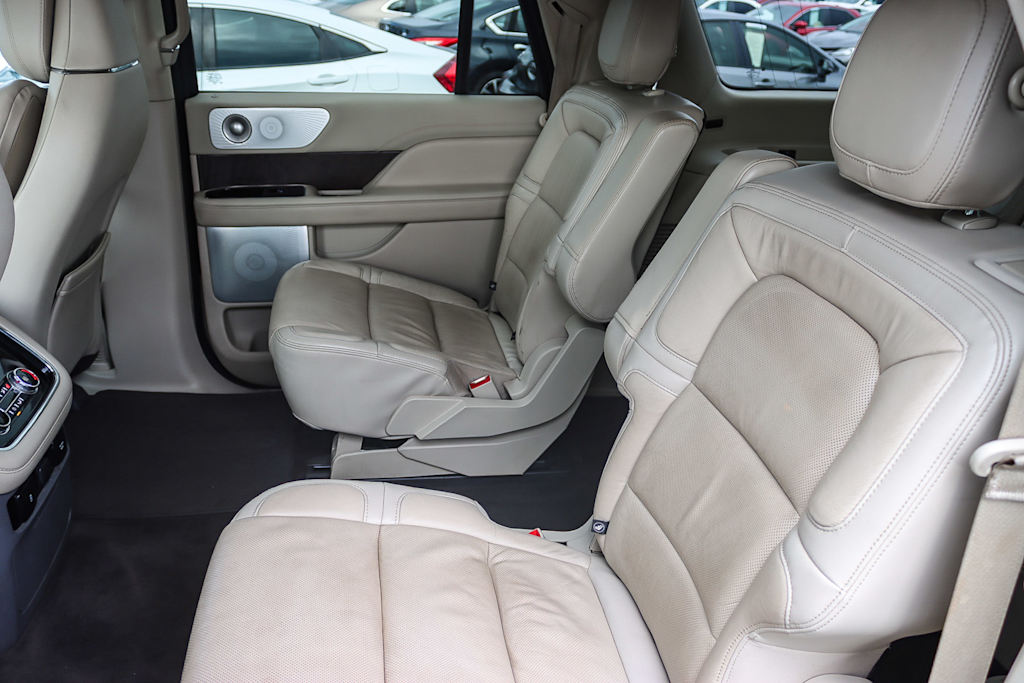 Thumbnail: 2020 Lincoln Navigator L - 11