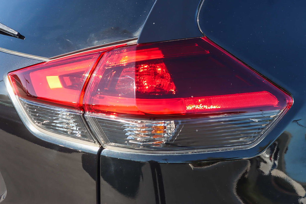 Thumbnail: 2018 Nissan Rogue - 20