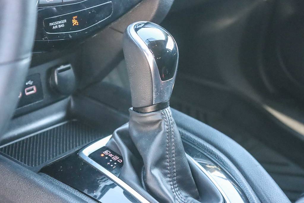 Thumbnail: 2018 Nissan Rogue - 13