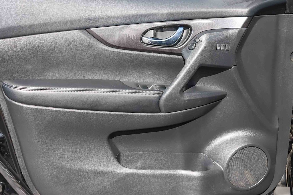 Thumbnail: 2018 Nissan Rogue - 23