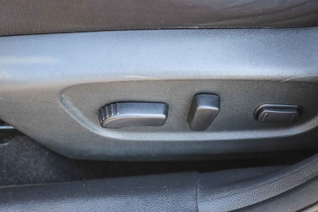 Thumbnail: 2018 Nissan Rogue - 24