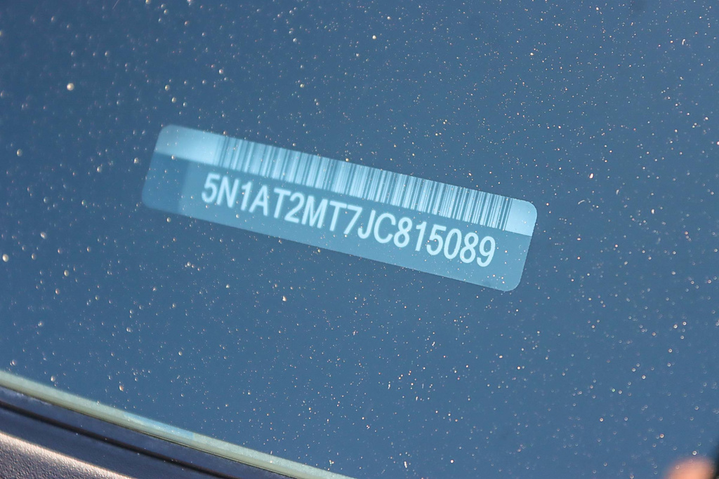 Thumbnail: 2018 Nissan Rogue - 16