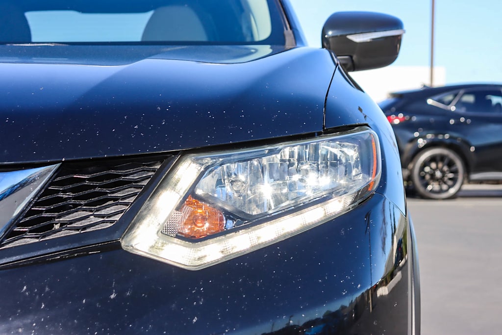 2014 Nissan Rogue SV 16