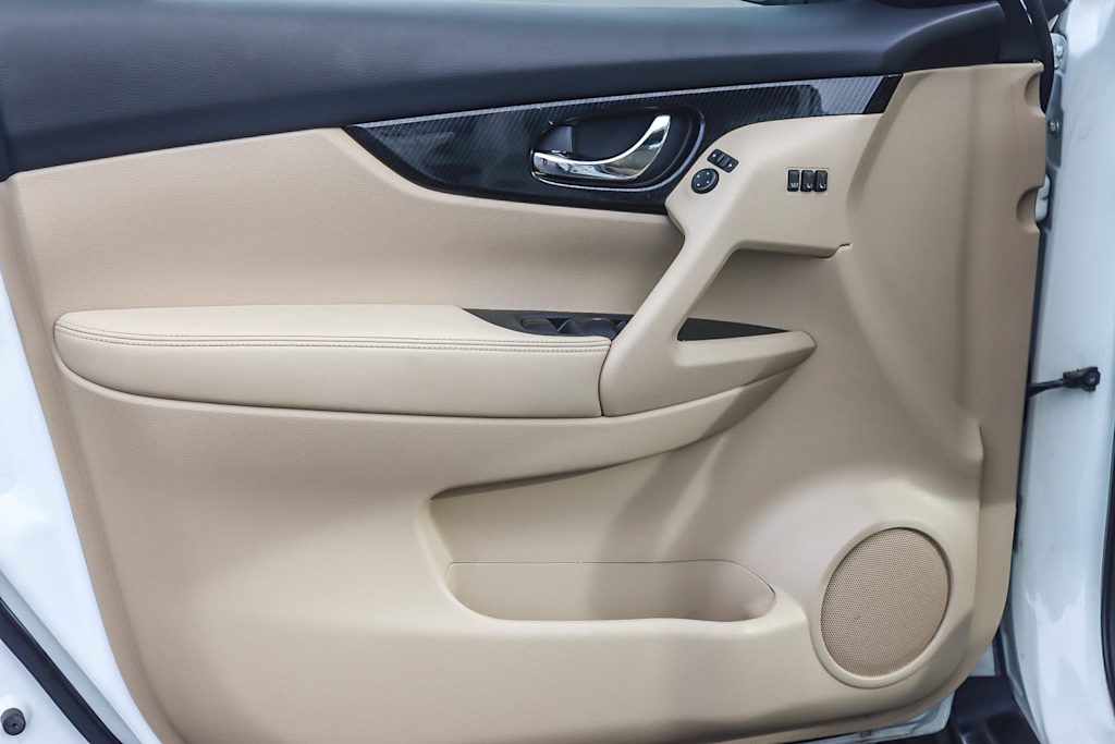 Thumbnail: 2020 Nissan Rogue - 23